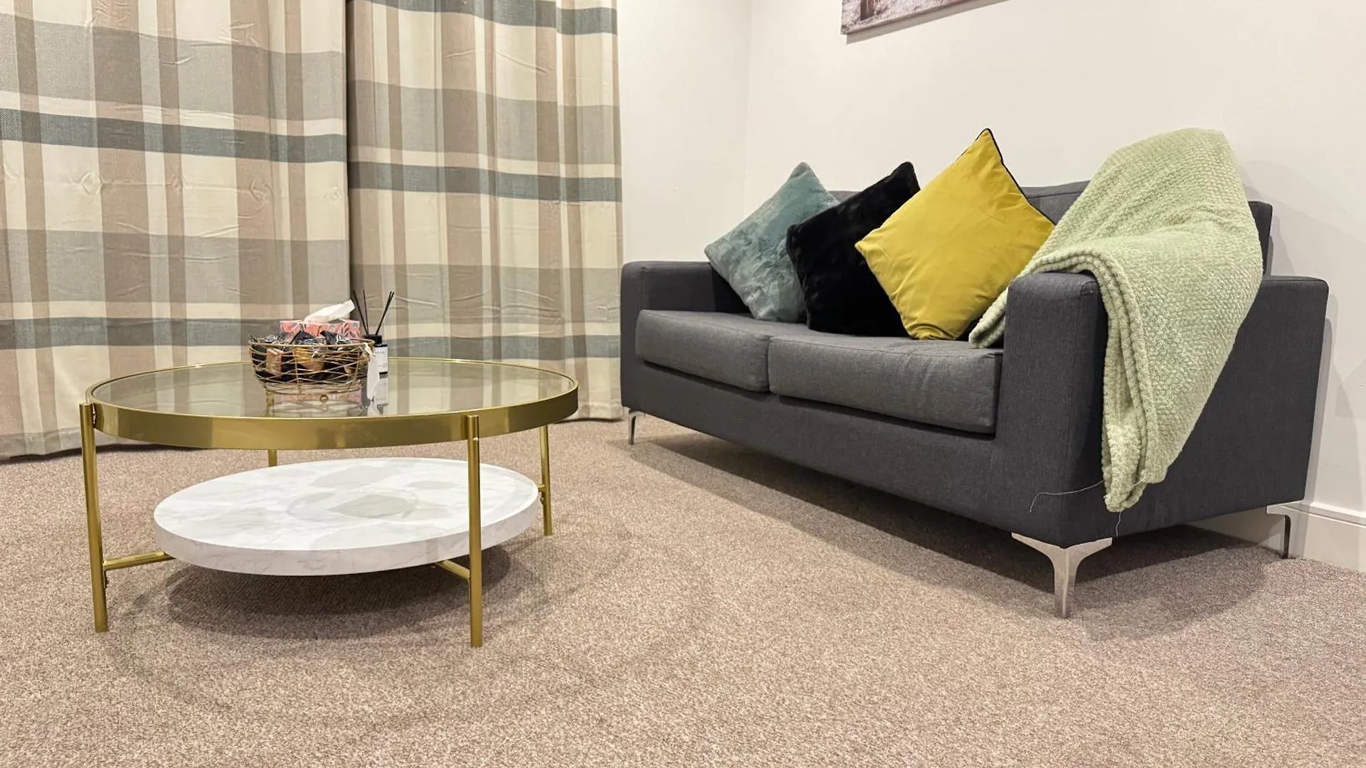 Havilah House- Stunning 2-Bed Apartment By The Beach And Swansea Marina
